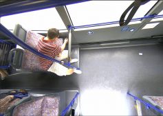 Панорамный обзор в автобусе обеспечивает IP камера Mobtoix Q24 bus12